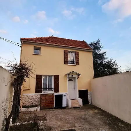 Casa vacanze Maison Spacieuse A Michel Sur Orge Avec Terrasse Saint-Michel-sur-Orge